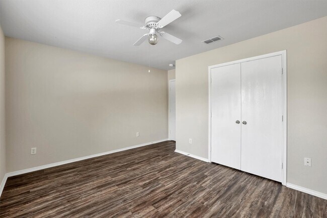Building Photo - 9641 Olivia Dr
