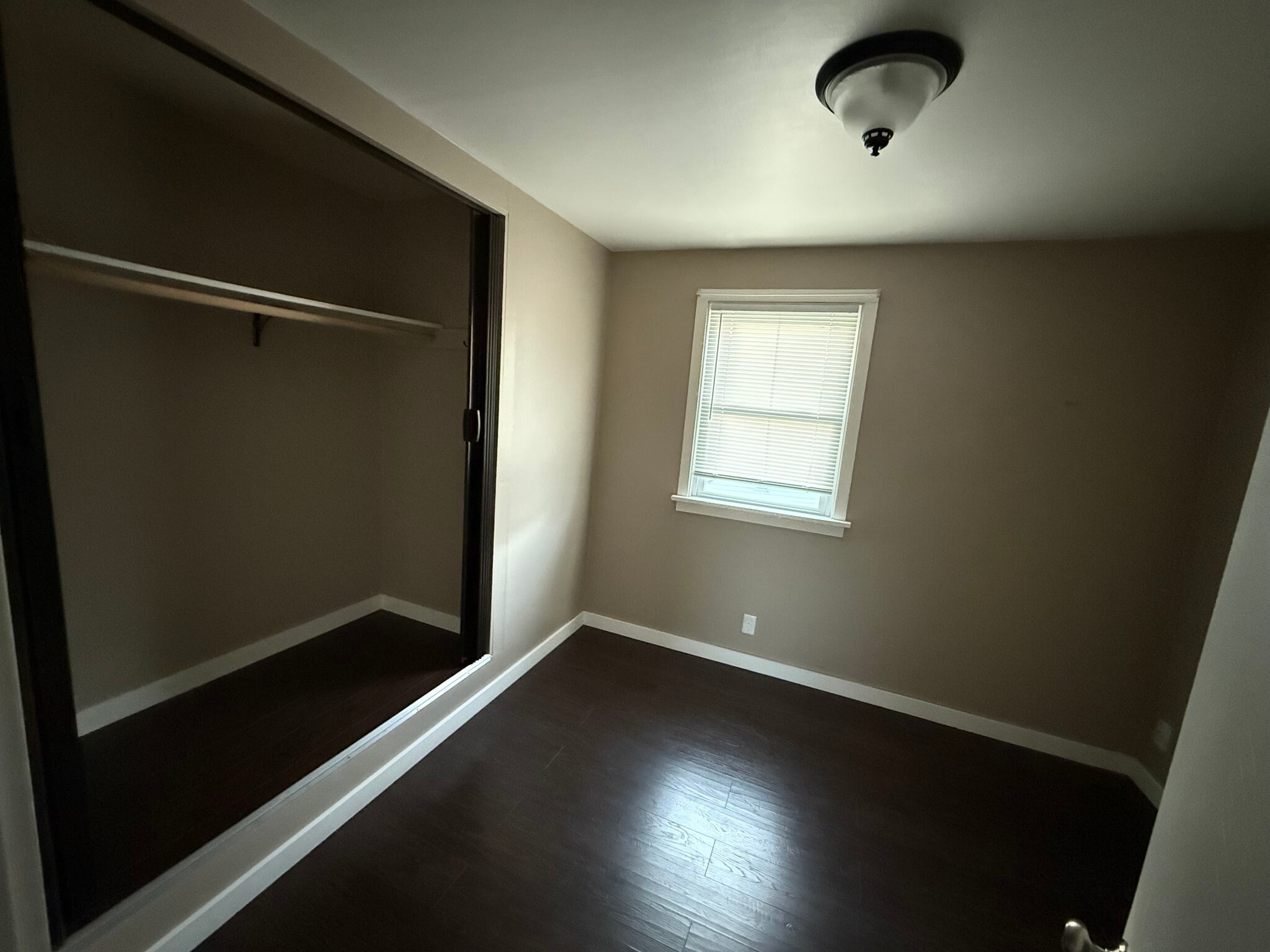 Building Photo - 1035 Durfee Ave
