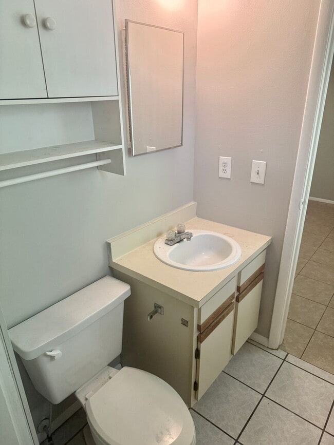 Building Photo - 3/2 in Port Richey!