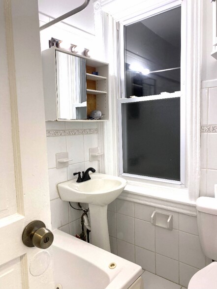 Building Photo - 5527 N Palethorp St