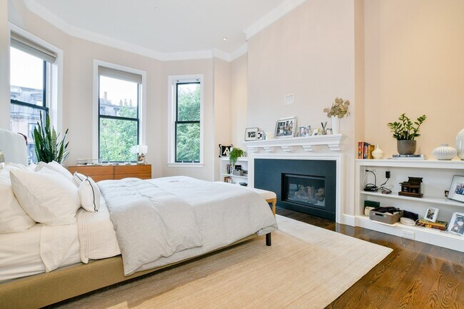 Building Photo - 298 Beacon St