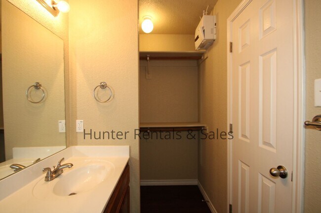Building Photo - Every Room Has Its Own Bathroom!!!