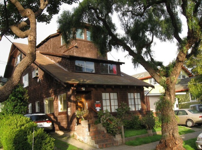 Building Photo - 2428M