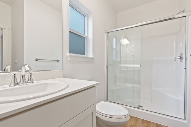 Building Photo - 4 bedroom home in desirable neighborhood