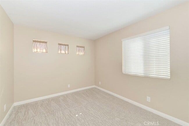 Building Photo - 20 Snapdragon St