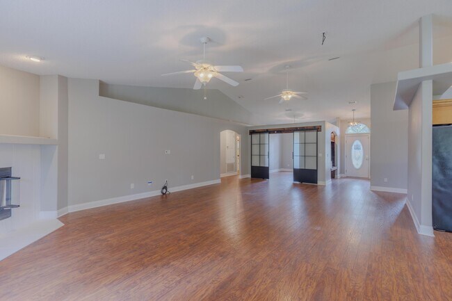 Building Photo - 7303 Frankfort St