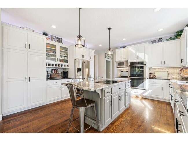 Building Photo - 9520 Scott St