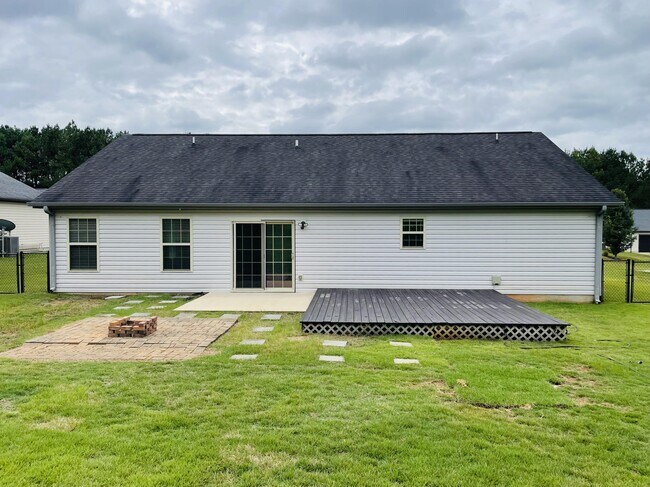 Building Photo - 1020 Saint Charles Way