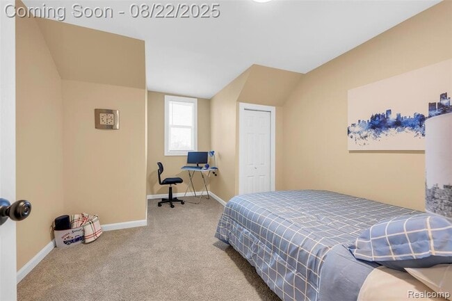 Building Photo - 8857 Charlevoix St