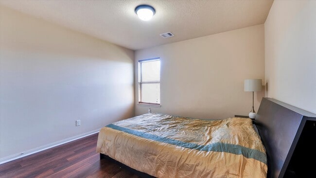 Building Photo - 17915 Quiet Loch Ln