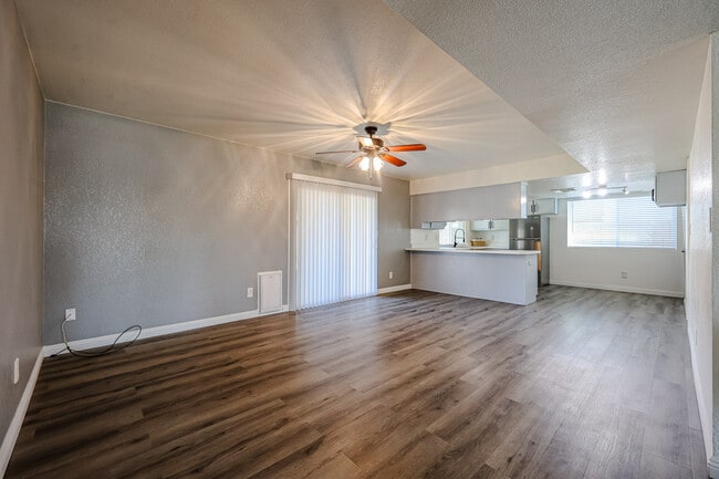 Building Photo - 408 W Oraibi Dr