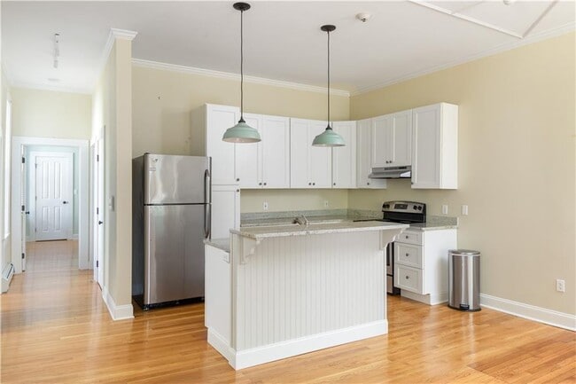 Building Photo - 29 Champlin St