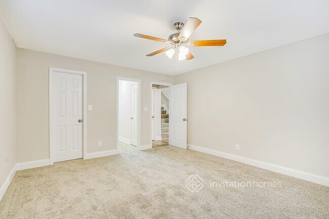 Building Photo - 5484 Pine Dr SW