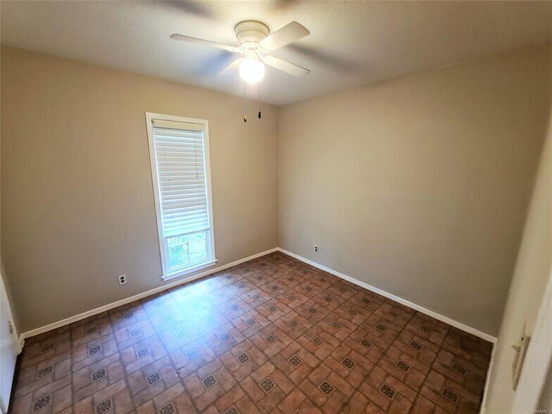 Building Photo - 516 Lawndale Ln