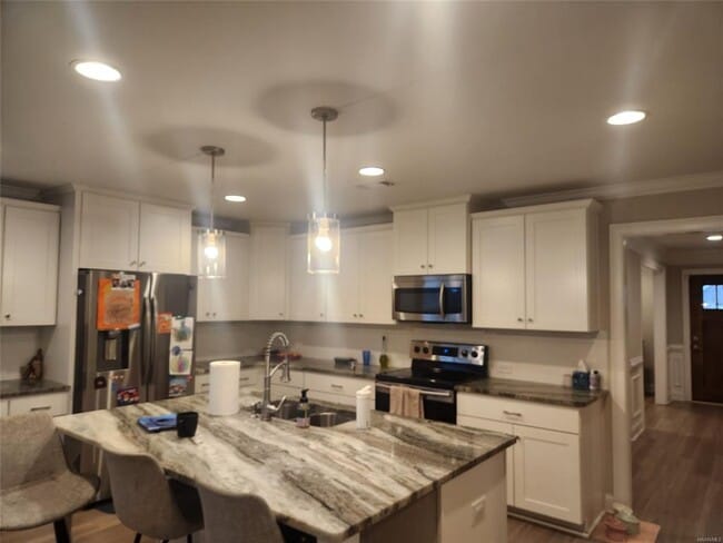 Building Photo - 105 Herman Dr