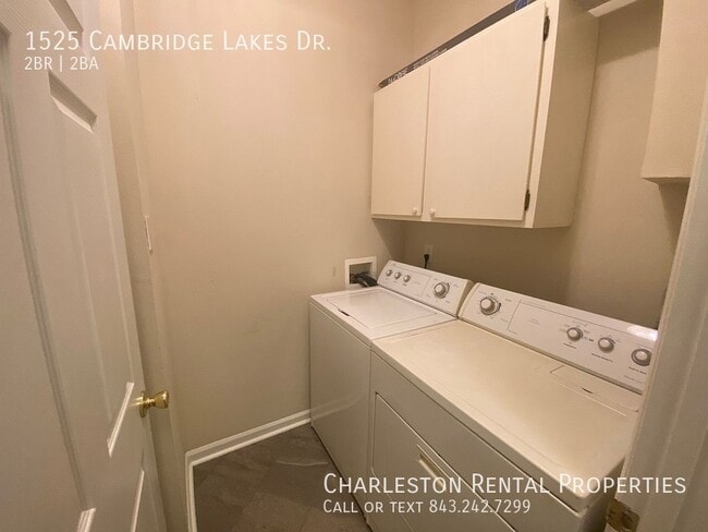 Building Photo - 1525 Cambridge Lakes Dr