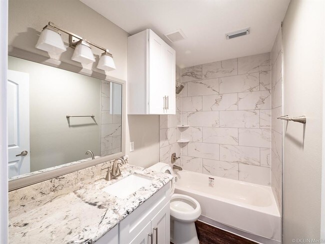 Building Photo - 2421 Truxillo St