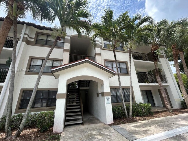 Building Photo - 620 S Park Rd