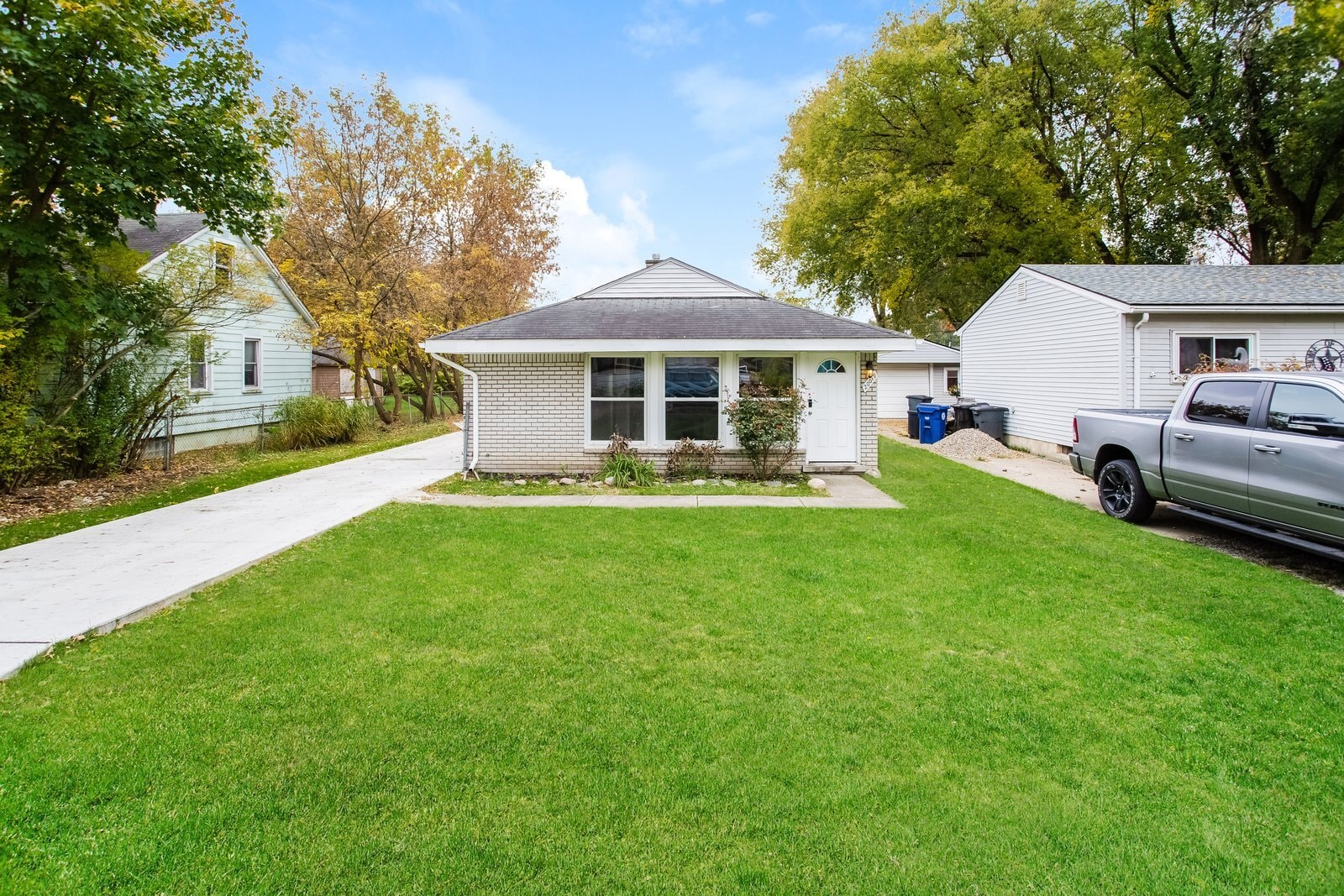 Building Photo - 20019 Lexington