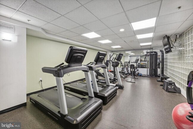 Building Photo - 1117 10th St NW