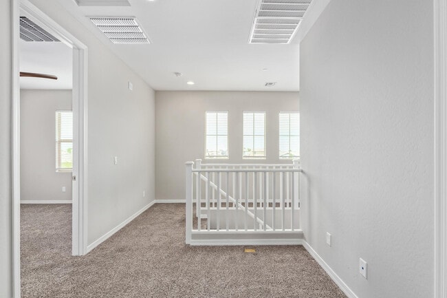 Building Photo - 1667 S Wallrade Ln