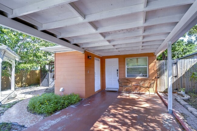Primary Photo - 4944 5th Ave N