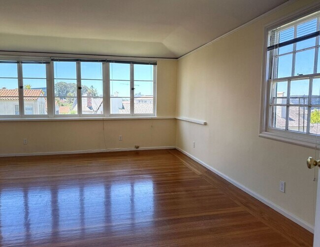 Building Photo - This is a Berkeley Lifestyle. | 3BR | 1.5BA | 1,450 SF | Just Steps from Campus