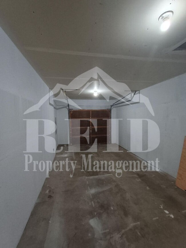Building Photo - 7376/7378 Haynes Lane NE