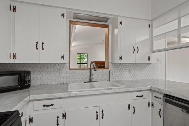 Building Photo - 4402 Terrilance Dr