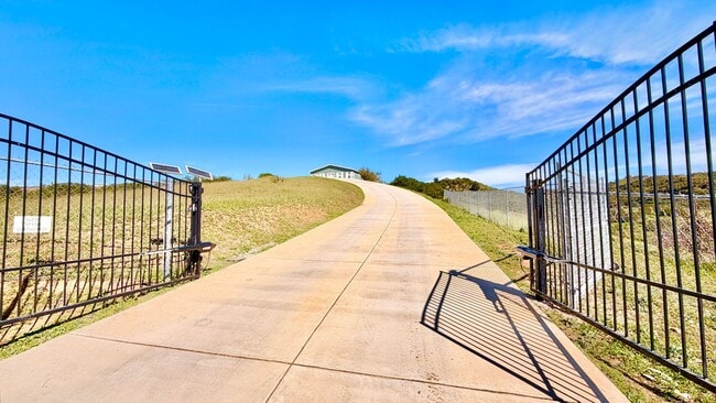 Building Photo - Stunning Single-Story with Spacious Deck, Panoramic Views, on Gated/Fenced Property!