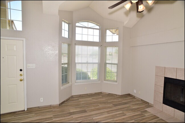 Building Photo - 11108 Whitey Ford St