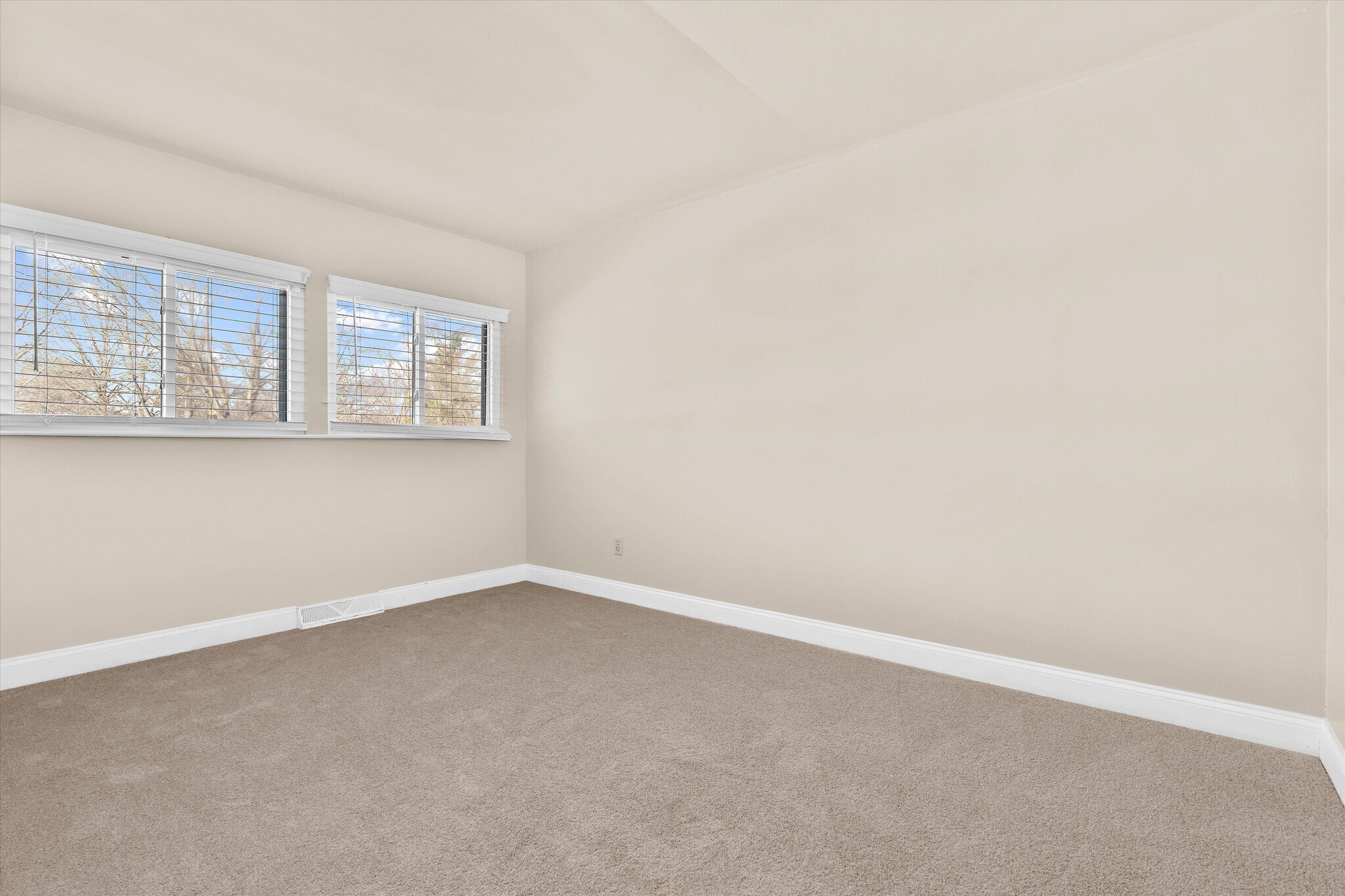 Building Photo - 10747 Evening Wind Ct