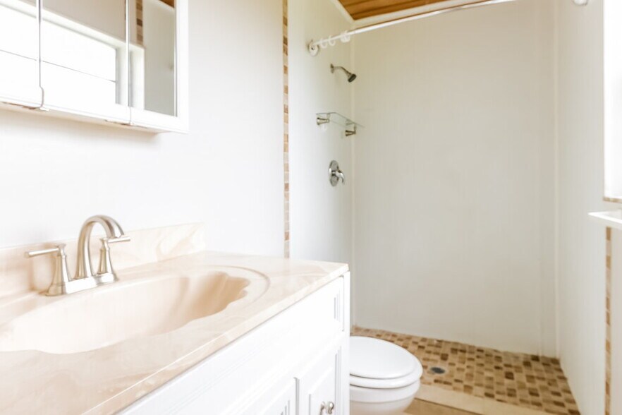 Building Photo - 1211 SE Sea Oat Ln