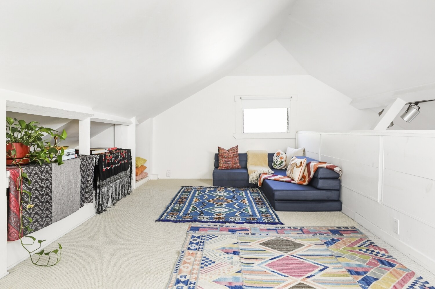 Building Photo - 1563 Lucretia Ave