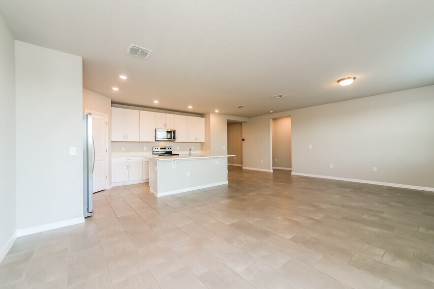 Building Photo - 1142 Oak Vly Dr