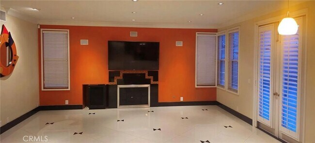 Building Photo - 13261 Tiburon Way