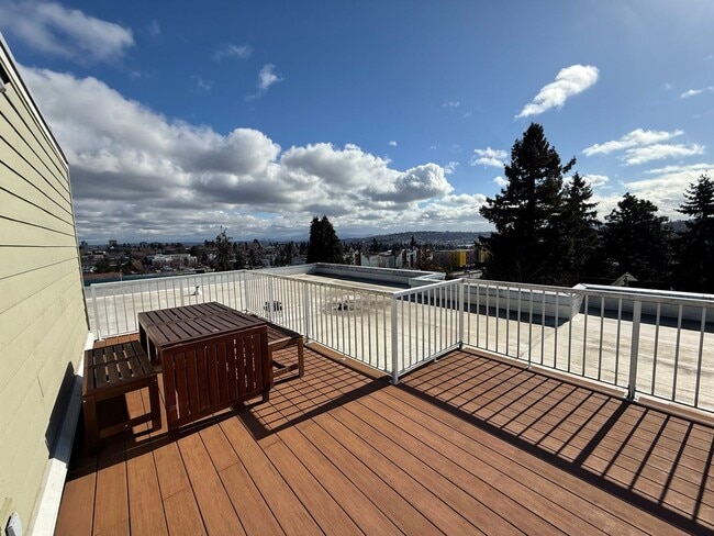 Building Photo - Great location 3 bed 2 bath condo in Fremont