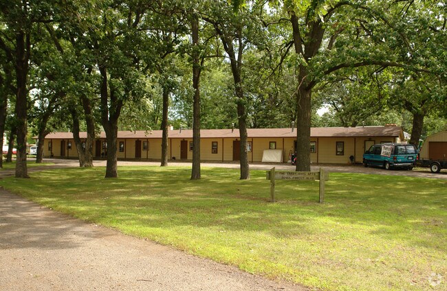 Primary Photo - The Shady Oaks Apartments