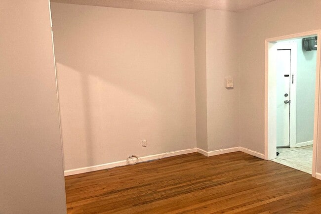 Building Photo - 5600 Hudson Ave