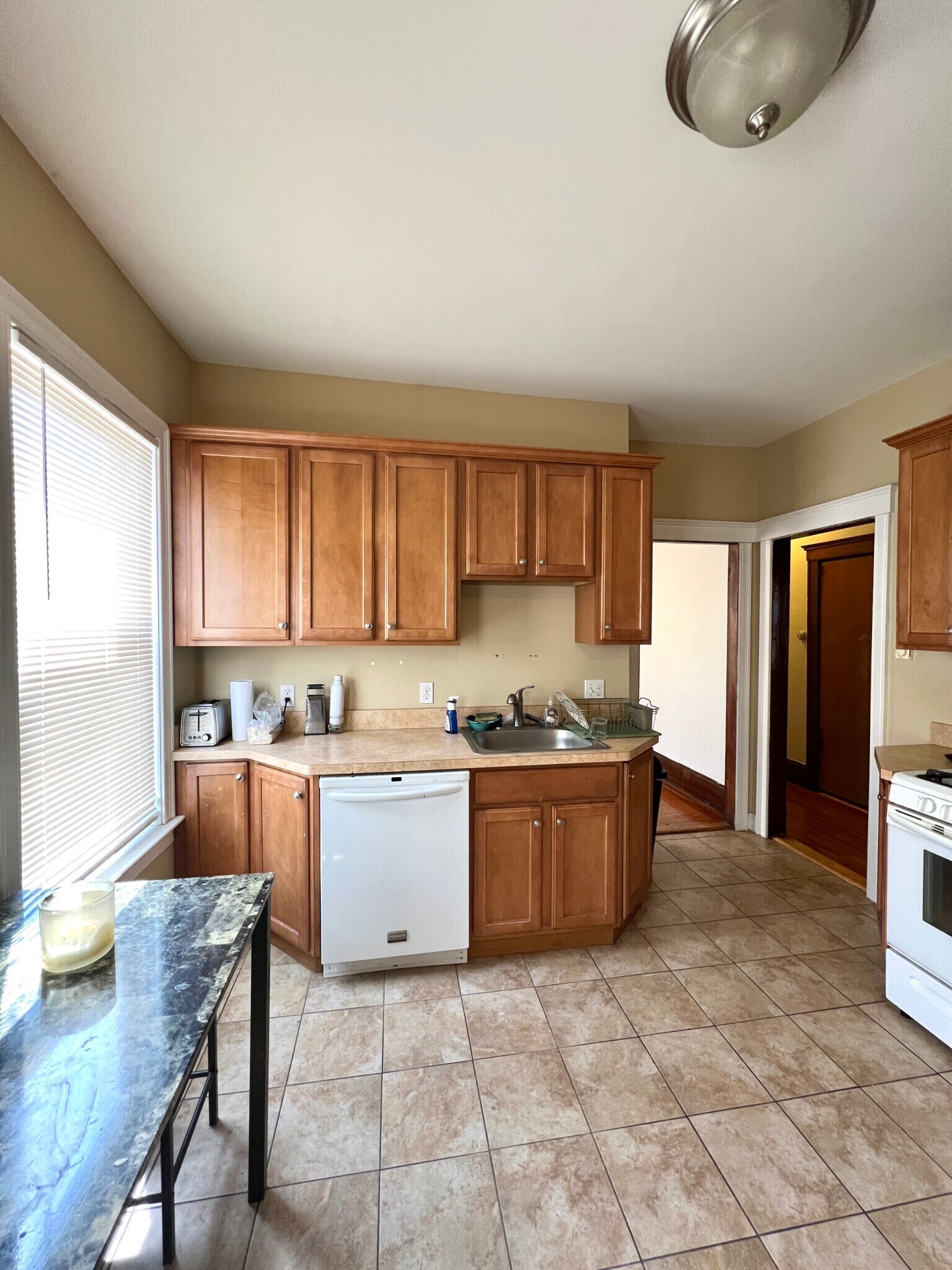 Building Photo - 224 Holland St