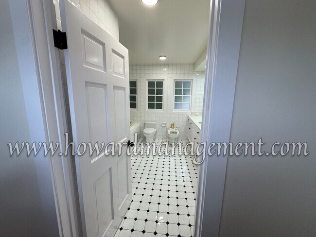Building Photo - ***OPEN HOUSE 6/13 (11am-1pm)*** Contempor...