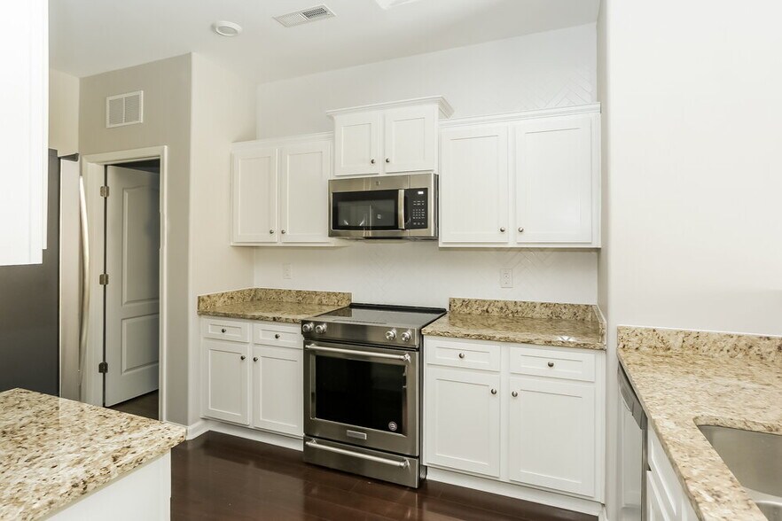 Building Photo - 7609 Malden Park Dr