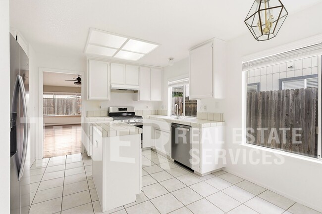 Building Photo - 9074 Concerto Ct