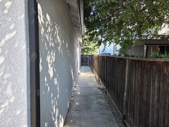 Building Photo - 3208 St Ann Way