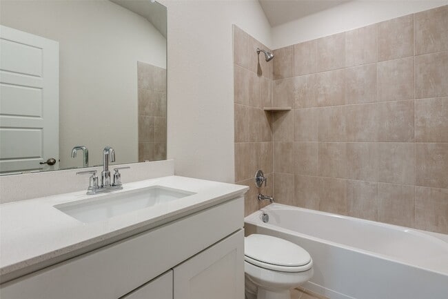 Building Photo - 5237 Sandrine Ave