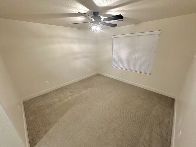 Building Photo - “St. George, Aspen Estates: 5 spacious bed...