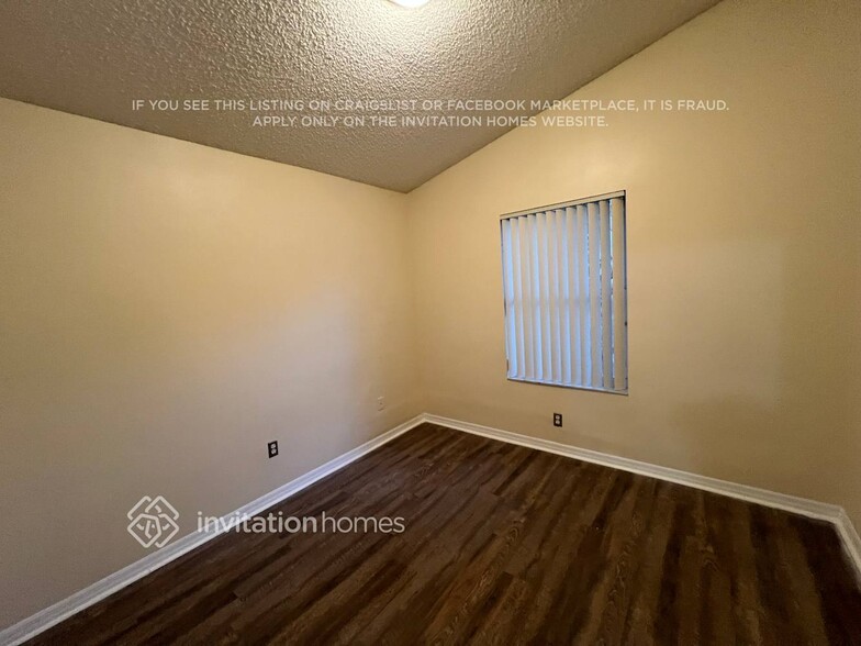 Building Photo - 5255 NW 117th Ave