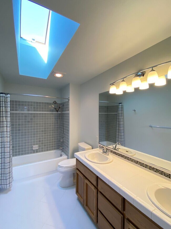 Building Photo - 18139 NE 99th Way