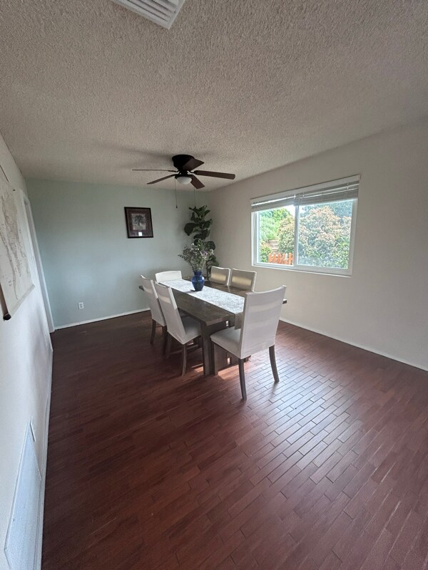 Building Photo - 730 Lonsdale Ln