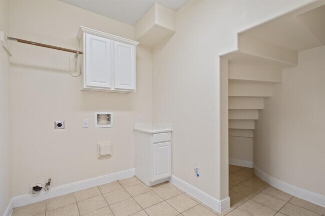 Building Photo - 6026 Briar Hill Ct